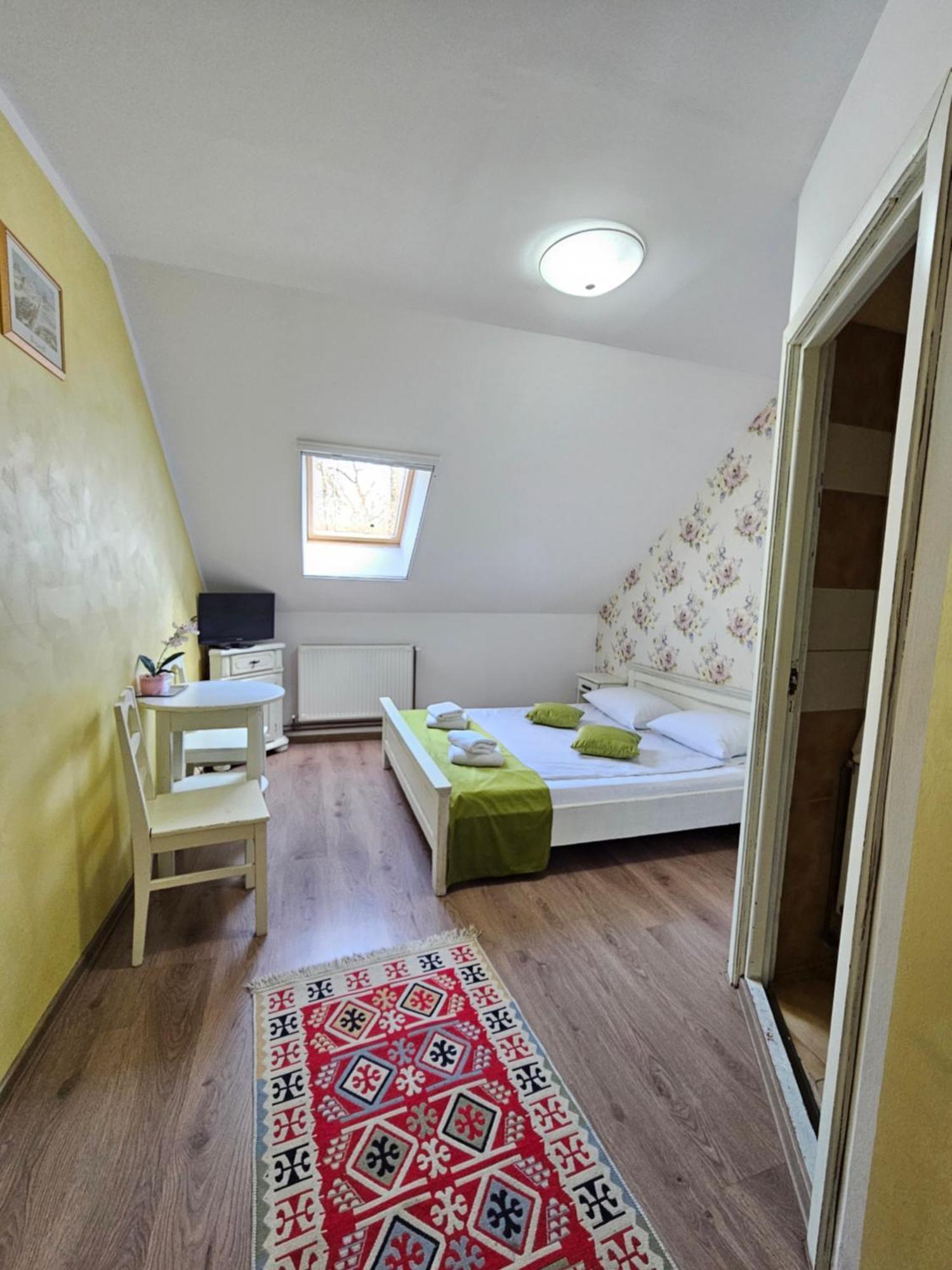Hanul Vestem Sibiu Luaran gambar