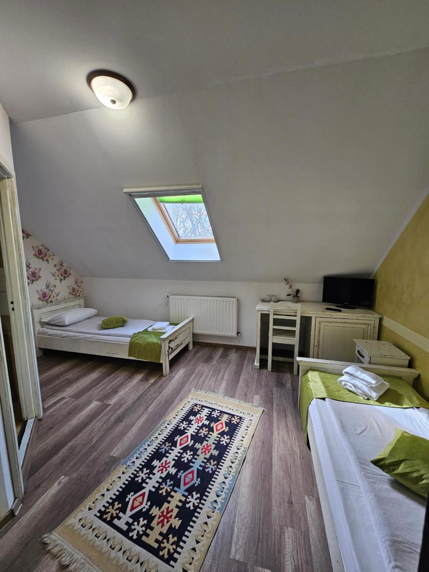 Hanul Vestem Sibiu Luaran gambar