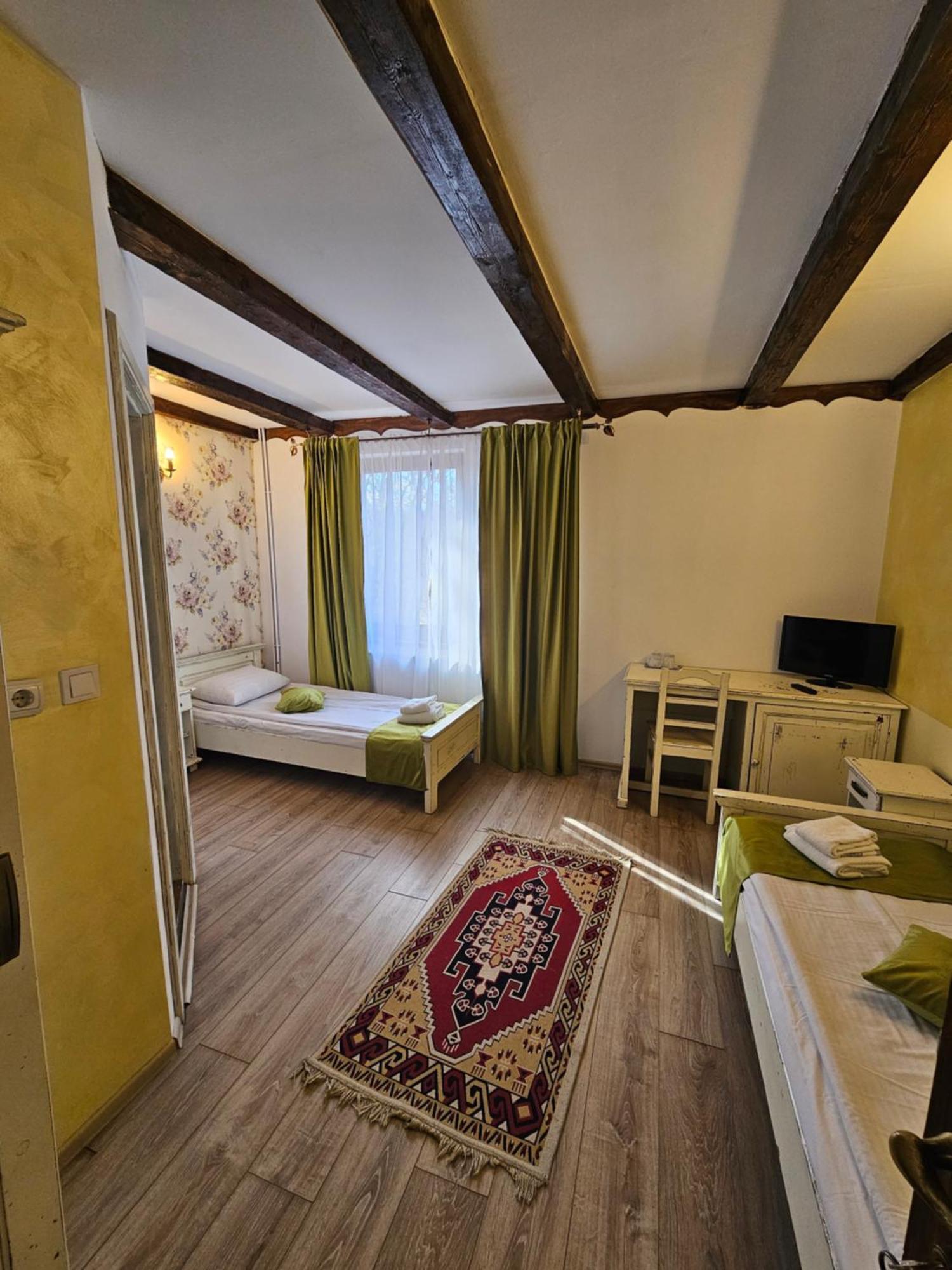 Hanul Vestem Sibiu Luaran gambar